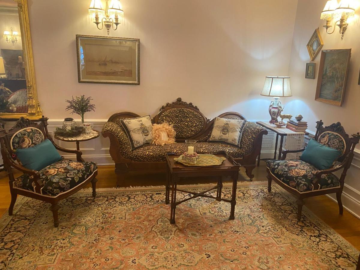 Montrose Inn Belleville Zewnętrze zdjęcie