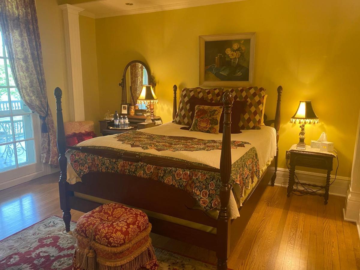 Montrose Inn Belleville Zewnętrze zdjęcie