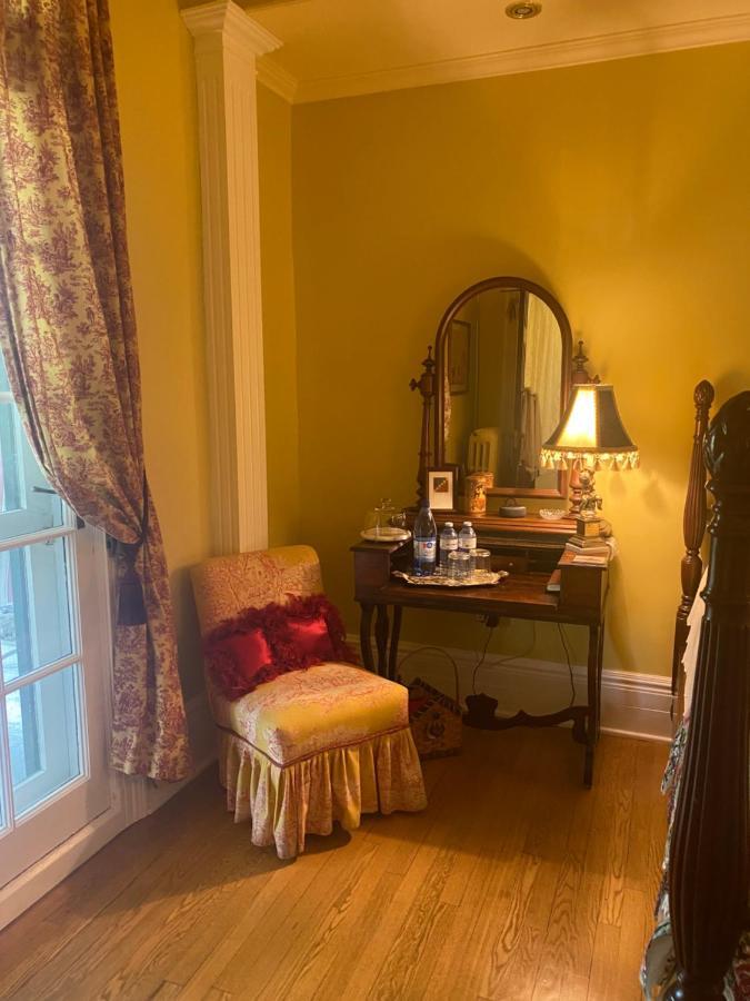Montrose Inn Belleville Zewnętrze zdjęcie