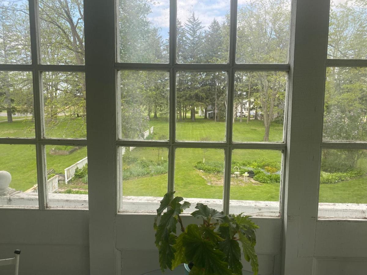 Montrose Inn Belleville Zewnętrze zdjęcie