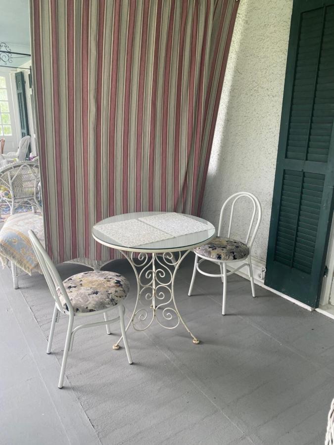 Montrose Inn Belleville Zewnętrze zdjęcie