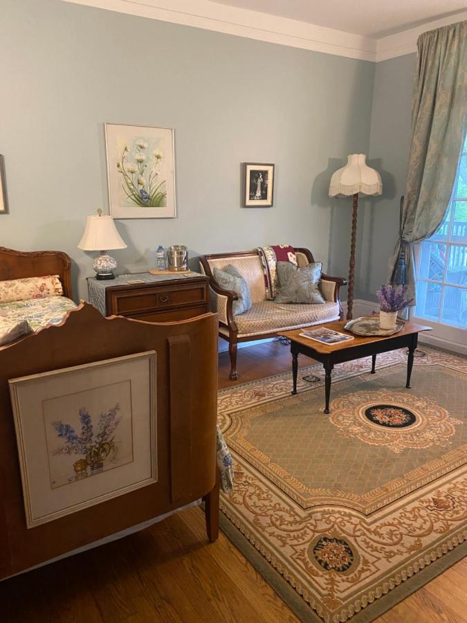 Montrose Inn Belleville Zewnętrze zdjęcie