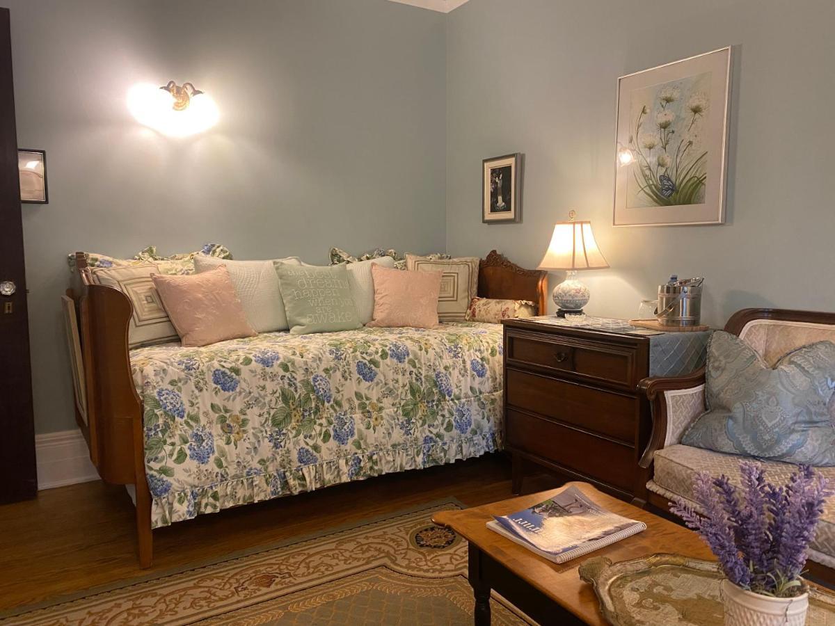 Montrose Inn Belleville Zewnętrze zdjęcie