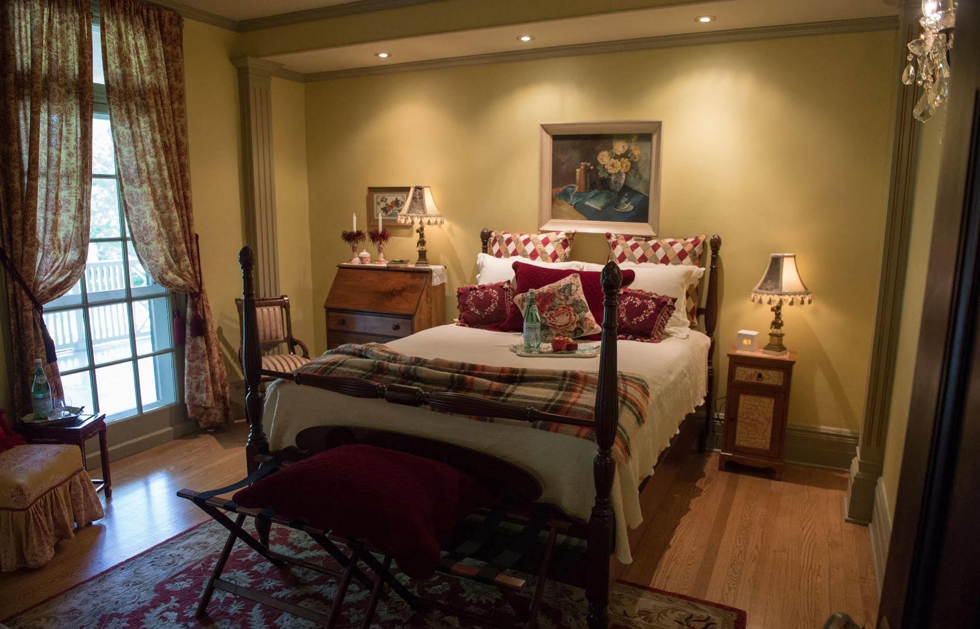 Montrose Inn Belleville Zewnętrze zdjęcie
